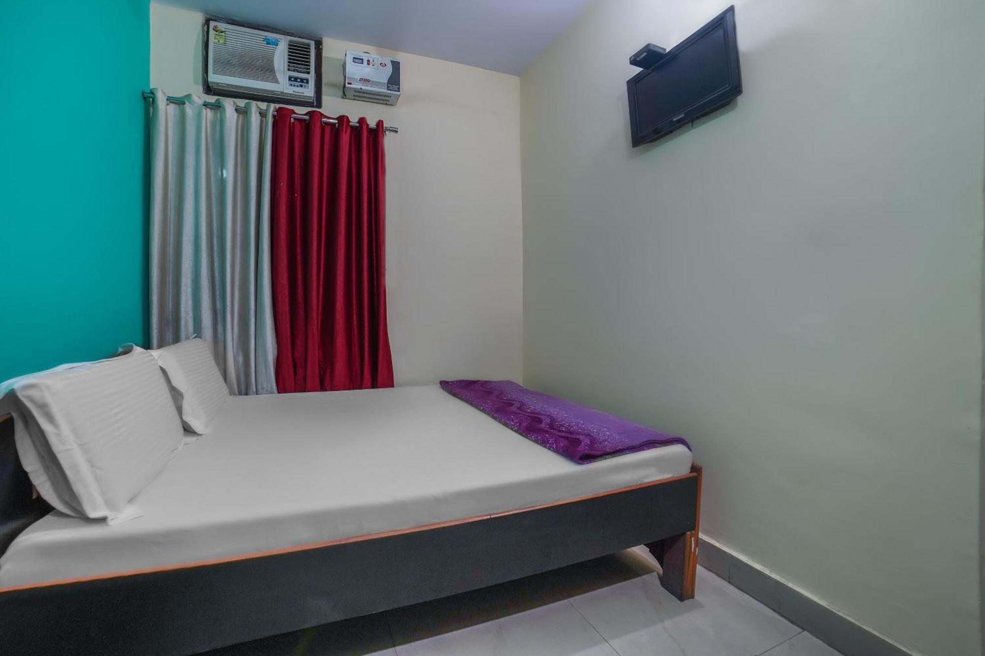 สปอต ออน 61465 คอมฟอร์ต เกสต์เฮาส์ Rudrapur ภายนอก รูปภาพ