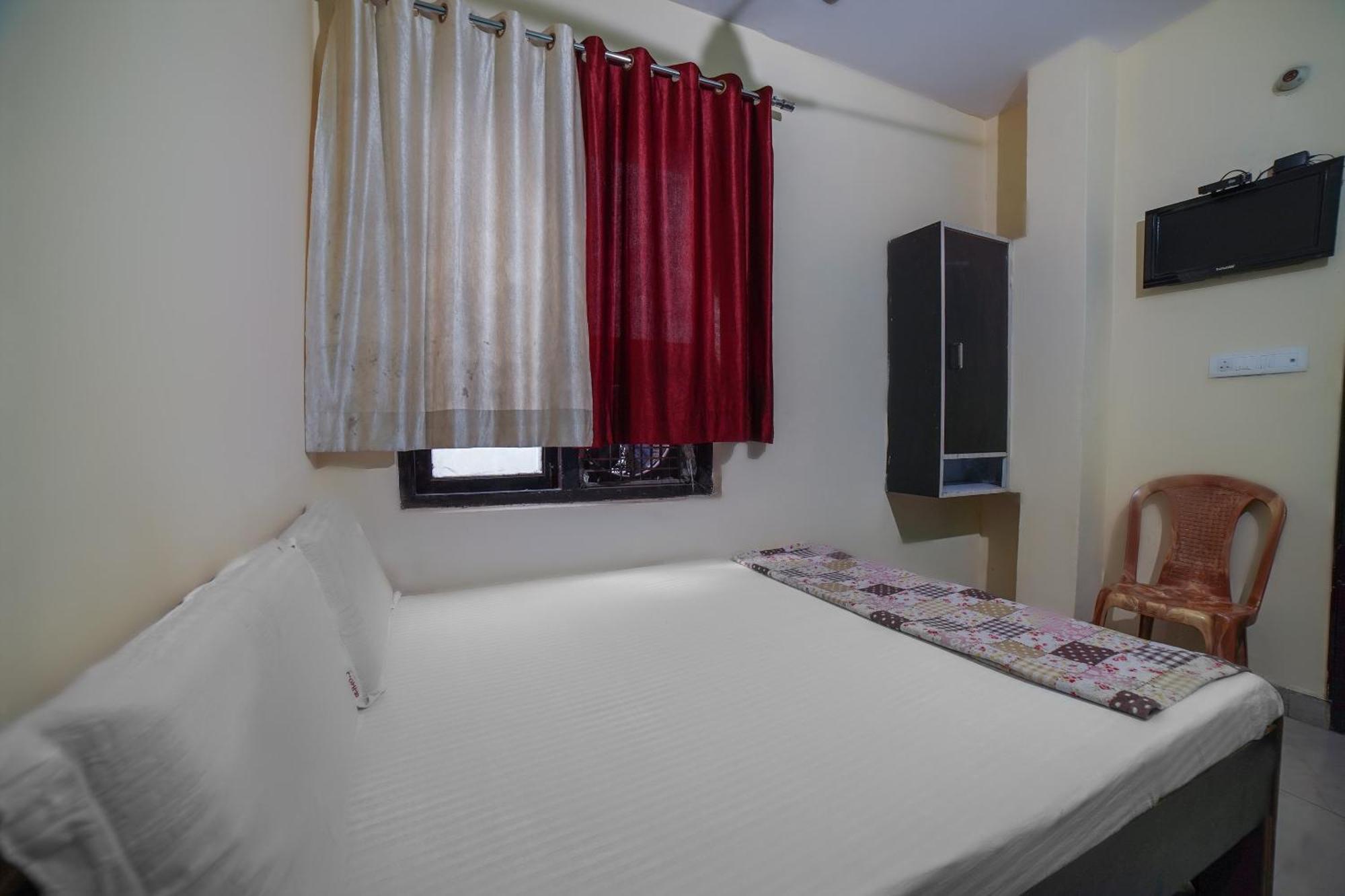 สปอต ออน 61465 คอมฟอร์ต เกสต์เฮาส์ Rudrapur ภายนอก รูปภาพ